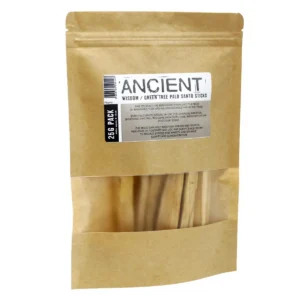 Förpackning med Green Tree Palo Santo rökelsestickor i naturfärgad påse med etikett