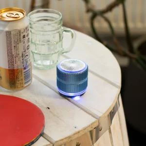 Grön campinglampa med inbyggd Bluetooth-högtalare - produktbild 3