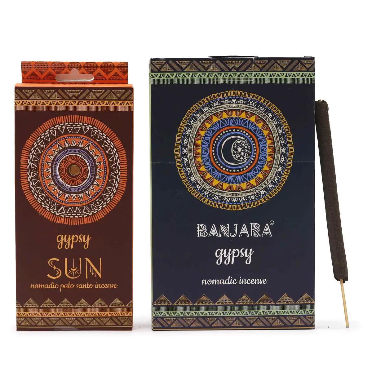 Förpackningar med Gypsy Nomadic Rökelsestickor SUN och en tänd rökelsesticka