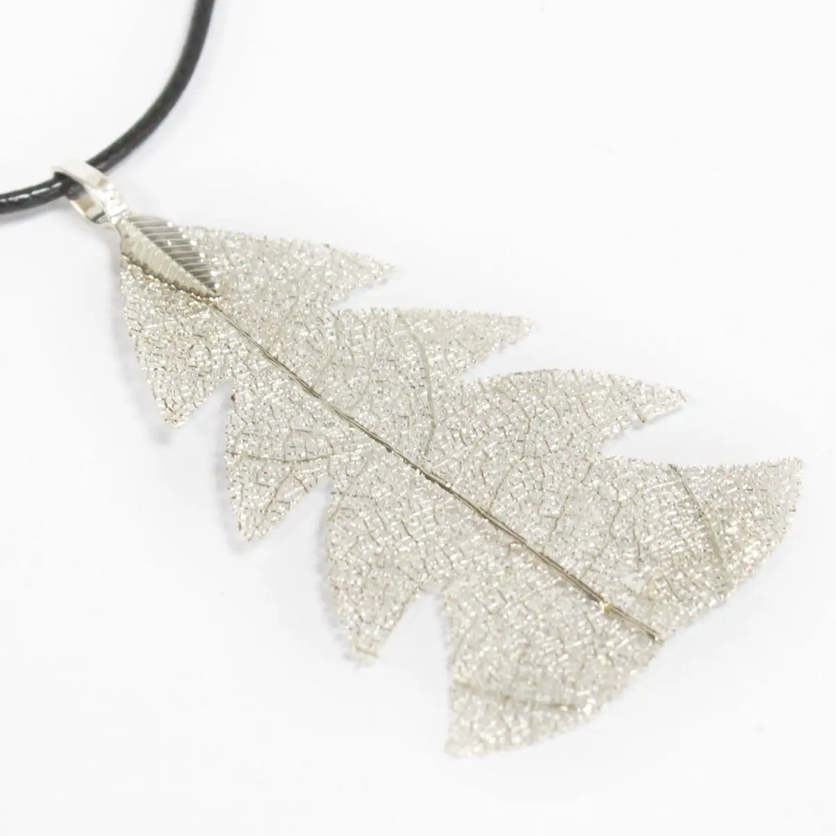 Halsband med äkta blad i silver, Festive Fir - produktbild 5