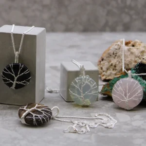 Halsband med livets träd i svart onyx och silvertråd - produktbild 3