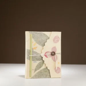 Handgjord anteckningsbok i Lokta-papper med bougainvillea, 15x12 cm - produktbild 4