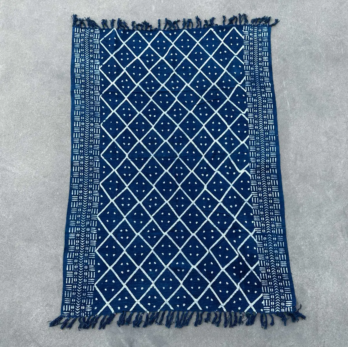 Handgjord indigoblå pläd 170x120 cm Midnight Heerak - produktbild 2