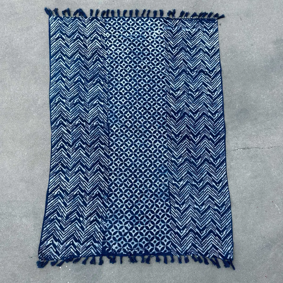 Handgjord indigoblå pläd 170x120 cm Namoona Waves - produktbild 2