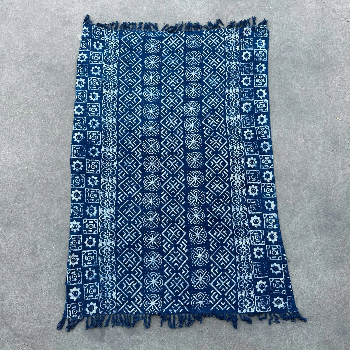 Handgjord indigoblå pläd med mönster 170x120 cm - produktbild 2