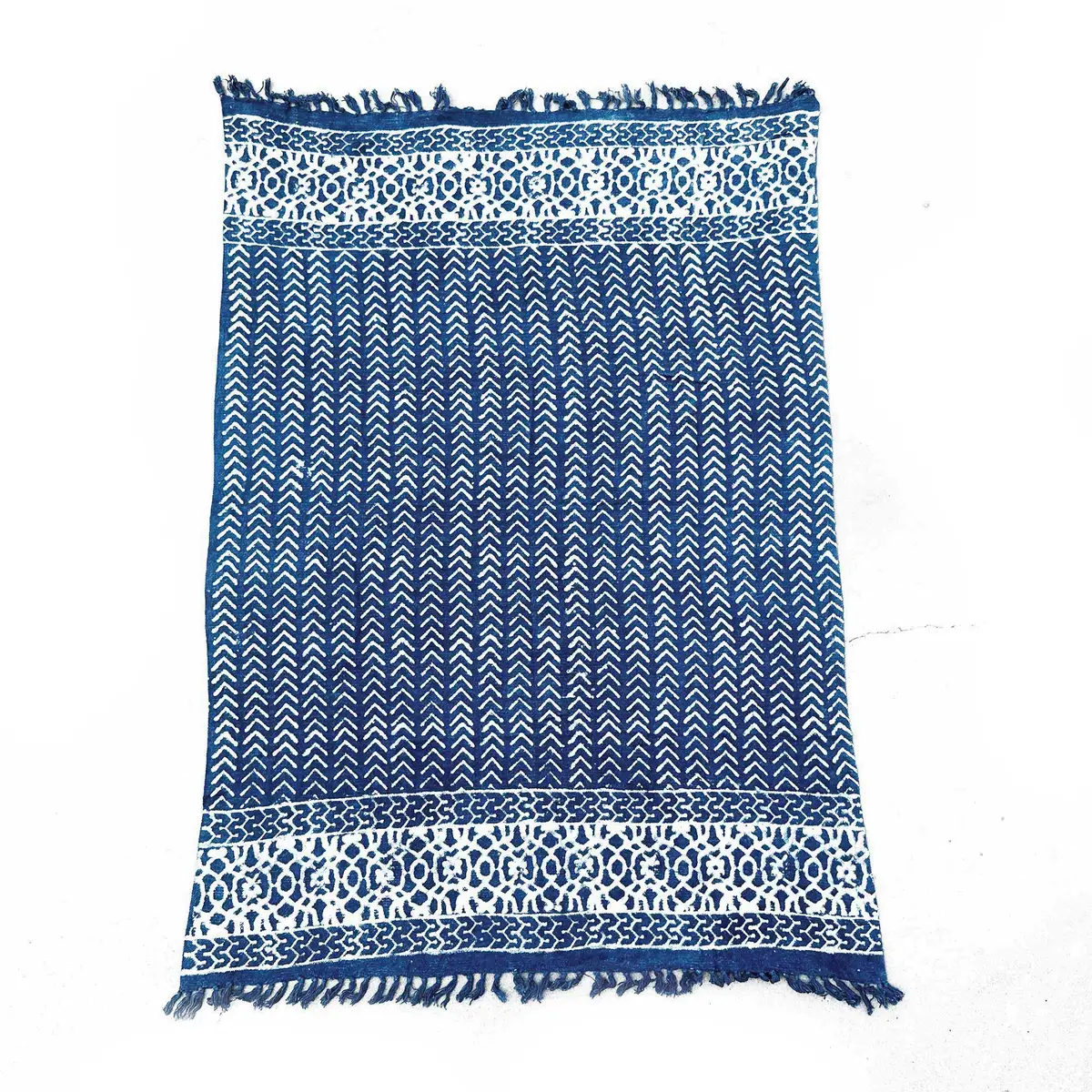 Handgjord indigoblå pläd med mönster 170x120 cm Seedha Arrows - produktbild 4