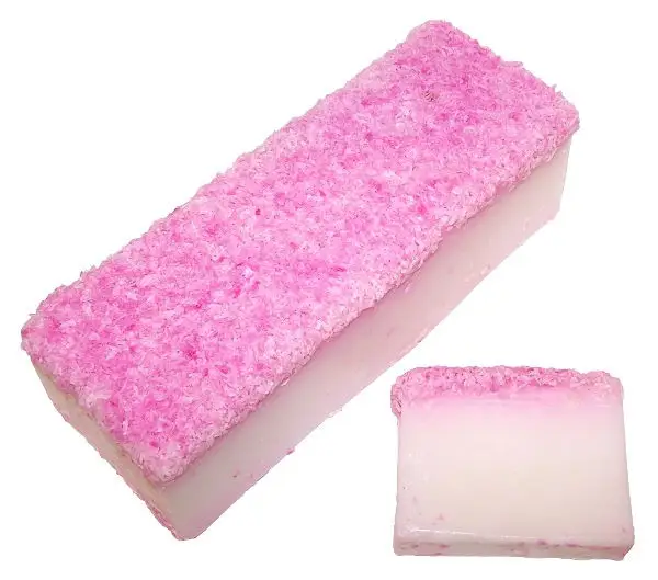 Handgjord kokosdoftande tvål med kokosflingor 100 g - produktbild 2