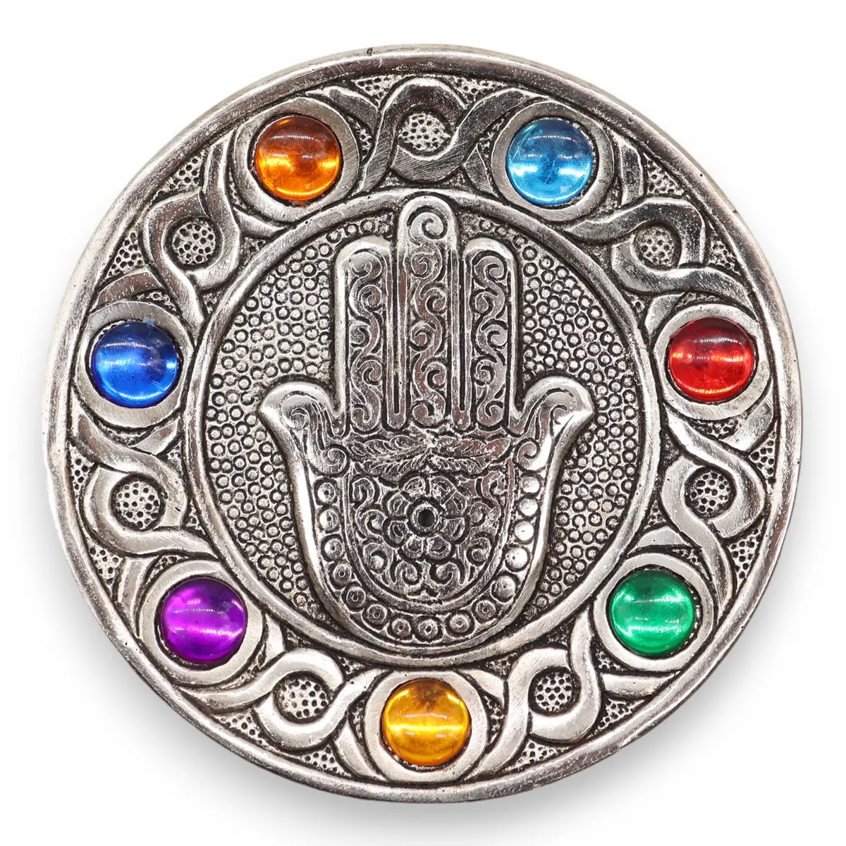 Rund aluminiumrökelsehållare med Hamsa-symbol och färgglada glasdetaljer som representerar sju chakran