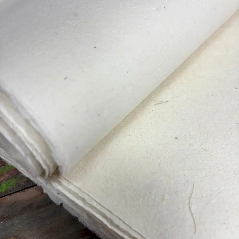 Handgjort Lokta-papper för presentinslagning 51x76 cm 5 g/m² - produktbild 5