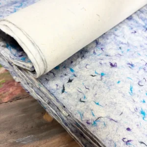 Handgjort Lokta-papper med blå bomullsfibrer 51x76 cm - produktbild 9