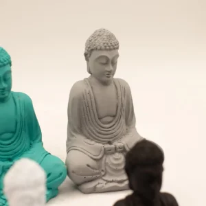 Handmålad liten Buddha-staty i resin i olika färger - produktbild 4