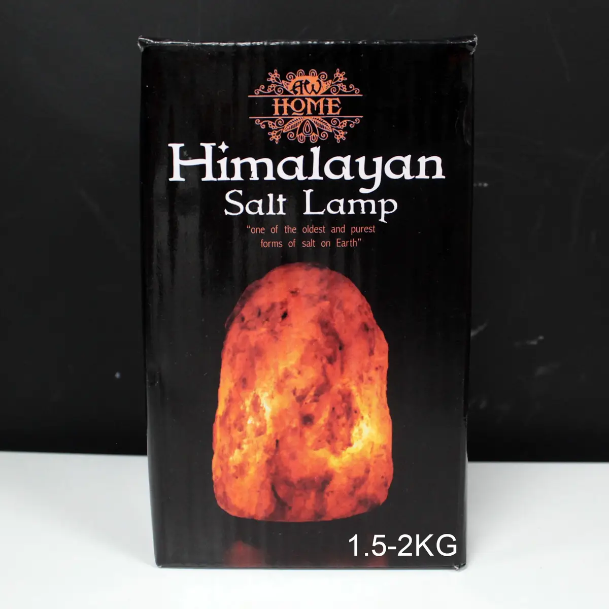 Himalayasaltlampa med träfot, ca 1,5–2 kg - produktbild 2