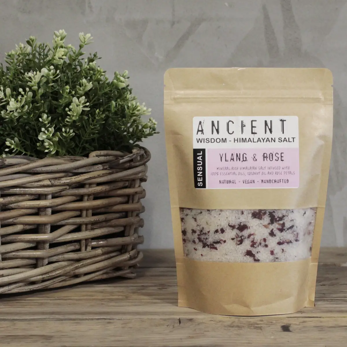 Himalayiskt badsalt med ylang ylang och rosenblad 500g - produktbild 2