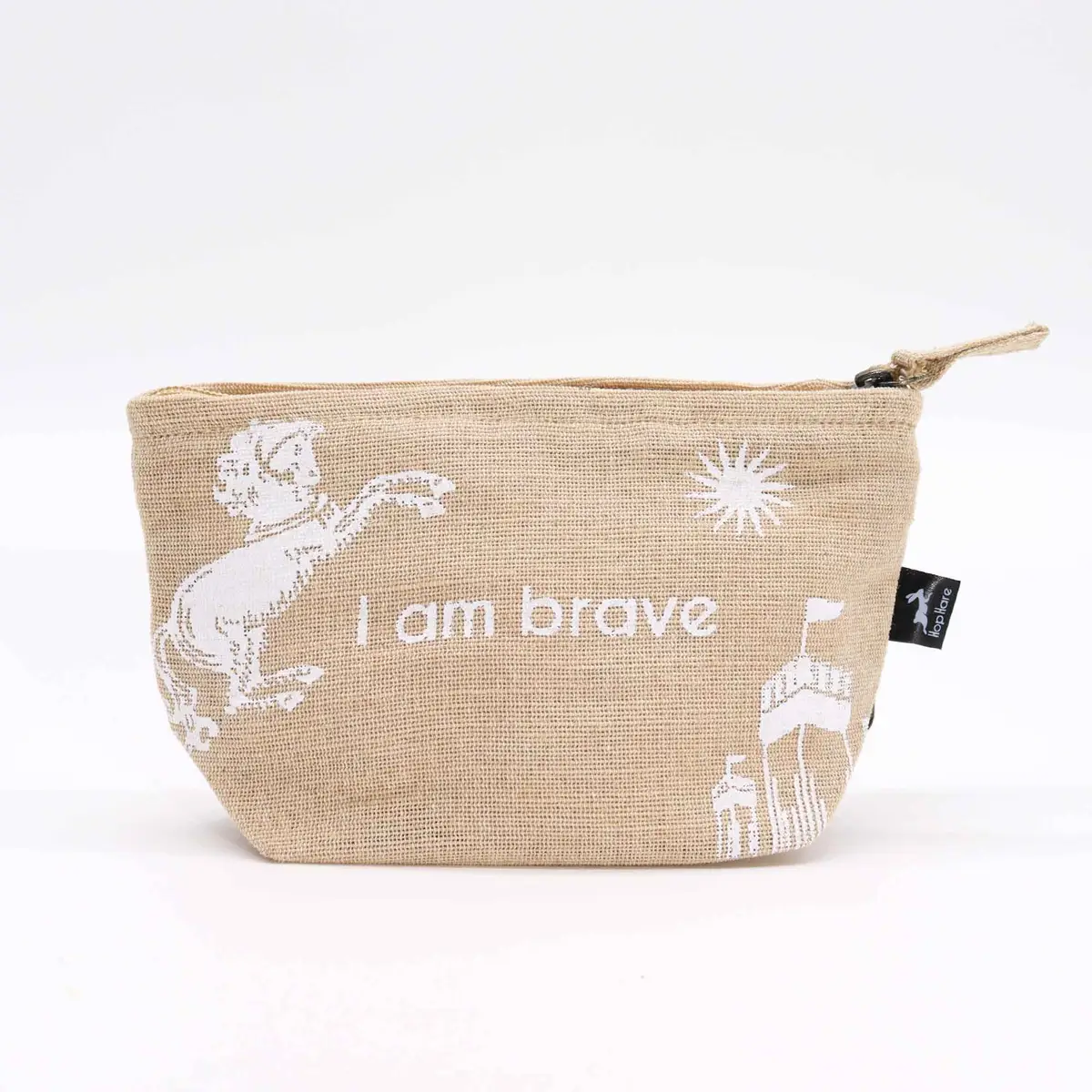 Necessär i jute med texten I am brave och motiv från Hop Hare