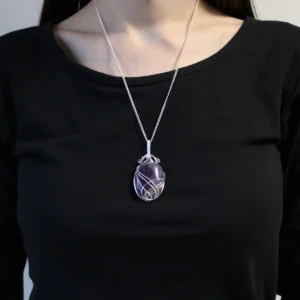 Indiskt halsband med ametist och silvertrådsinramning - produktbild 2