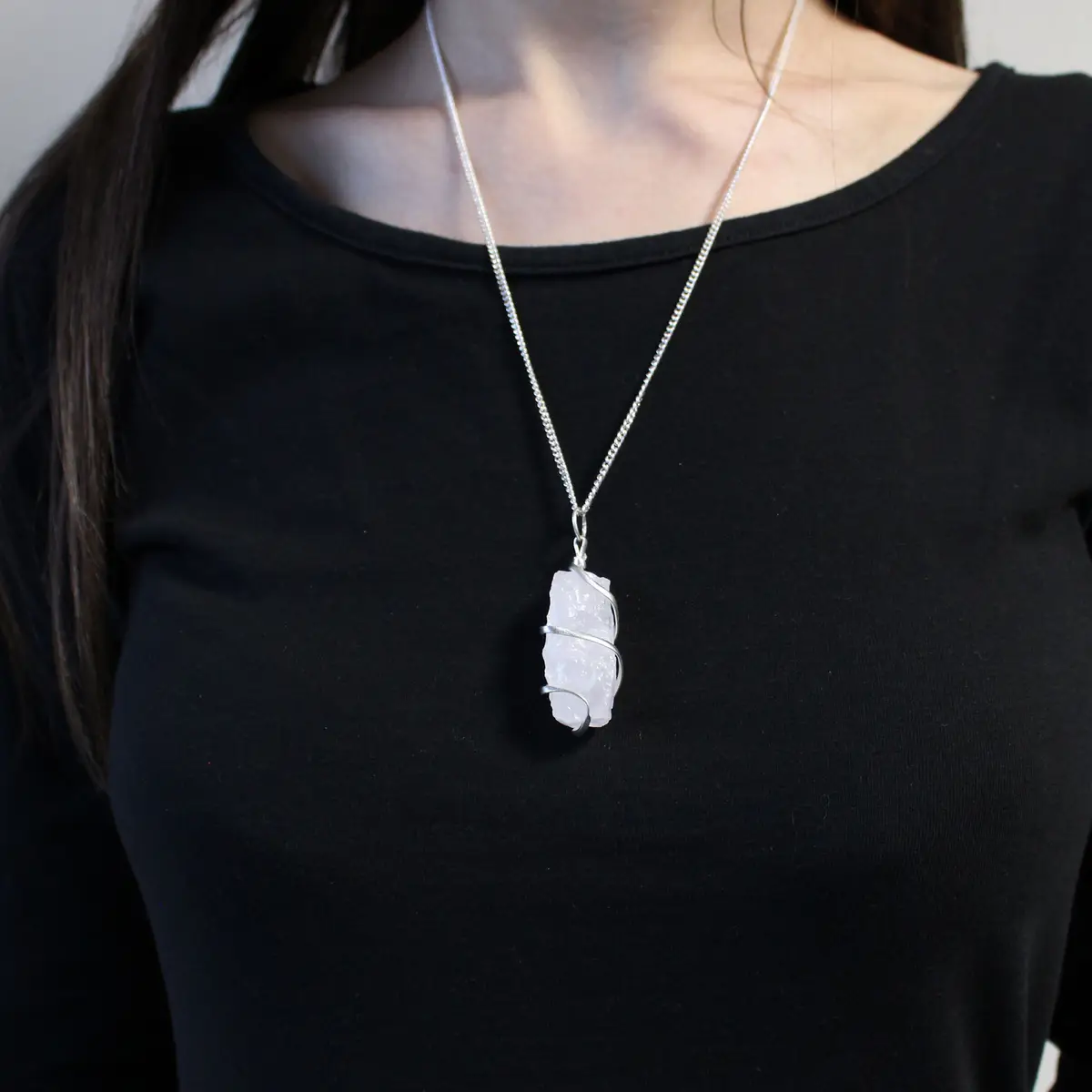 Indiskt halsband med rå opalit och silvertråd - produktbild 3