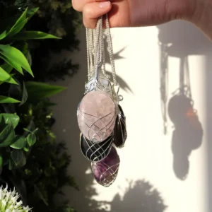 Indiskt halsband med svart onyx och silvertrådsinramning - produktbild 2