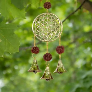 Indiskt vindspel i mässing med livets blomma och rudraksha-pärlor, 6x27 cm - produktbild 5