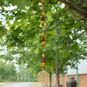 Indiskt vindspel med mässingssymbol och Rudraksha-pärlor 6x63 cm - produktbild 4
