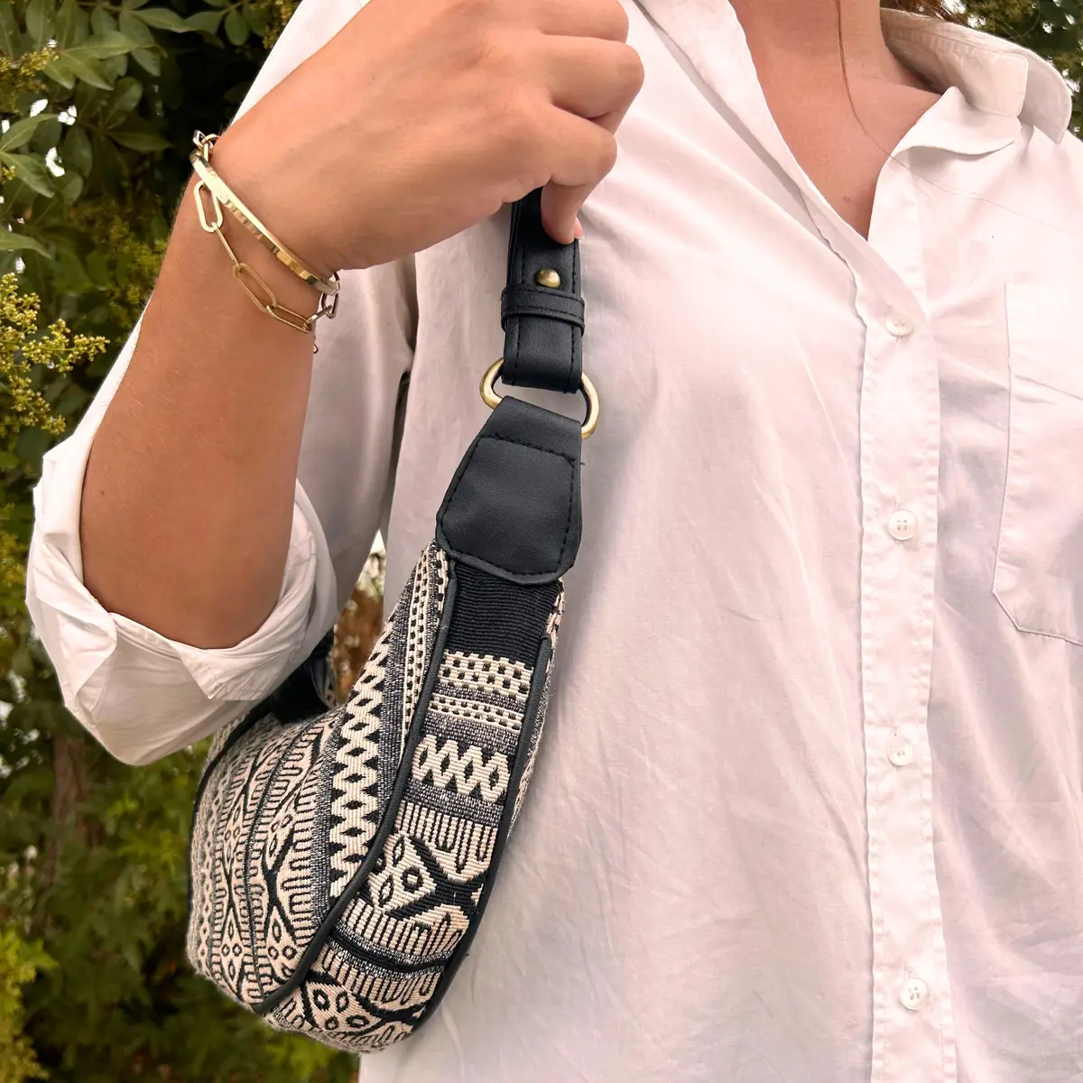 Jacquard Hobo-väska grå med svart axelrem - produktbild 4
