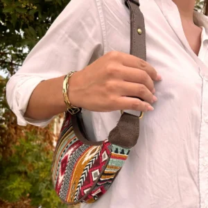Jacquard Hobo-väska i rika bruna nyanser med brun axelrem - produktbild 2