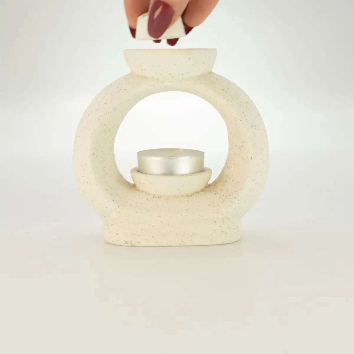 Keramisk Zen-oljebrännare stor oval sten i fläckig off-white - produktbild 5