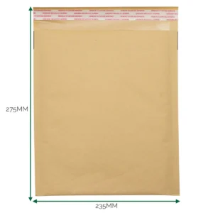 Vadderat kraftkuvert i kraftpapper med självhäftande remsa och måtten 235x275 mm