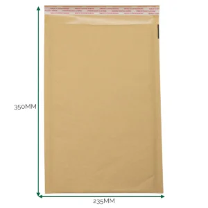 Vadderat kraftkuvert i kraftpapper med självhäftande remsa och måtten 235x350 mm