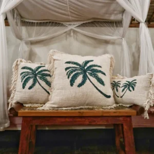 Kudde i linne 30x50 cm med palmtryck och fransar - produktbild 4