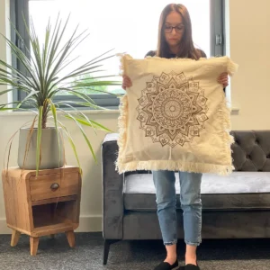 Kuddfodral med lotusmandala 60x60 cm i brons - produktbild 2