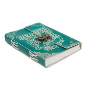 Läderanteckningsbok Grön Peace med lås 18x13 cm - produktbild 2