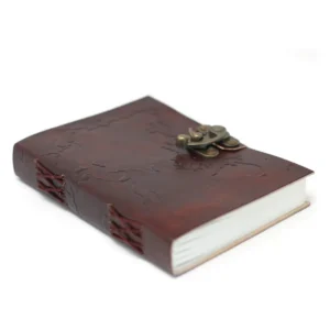 Läderanteckningsbok med världskarta och lås 18x13 cm - produktbild 2
