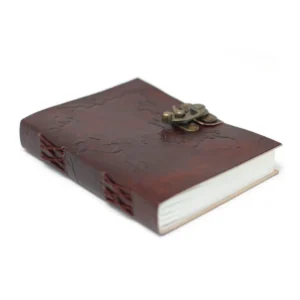 Läderanteckningsbok med världskarta och lås 18x13 cm - produktbild 5