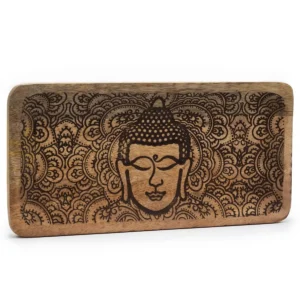 Lång träbricka i trä med svartgraverat Buddha-ansikte och dekorativa mönster