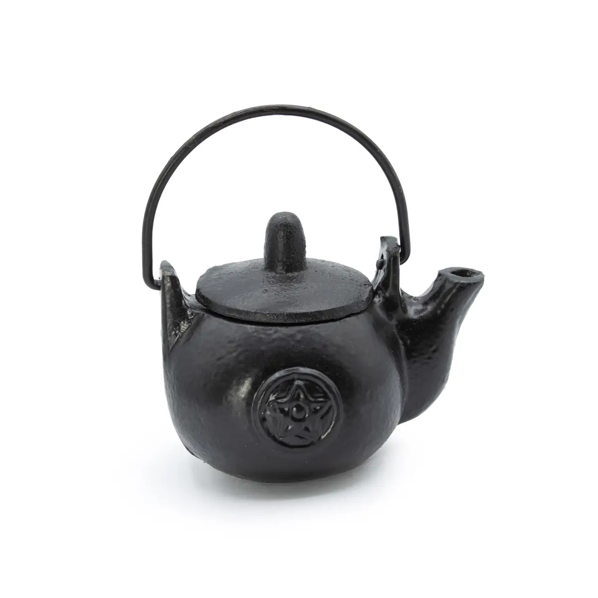 Liten svart gjutjärnskittel med lock och handtag, dekorerad med pentagram