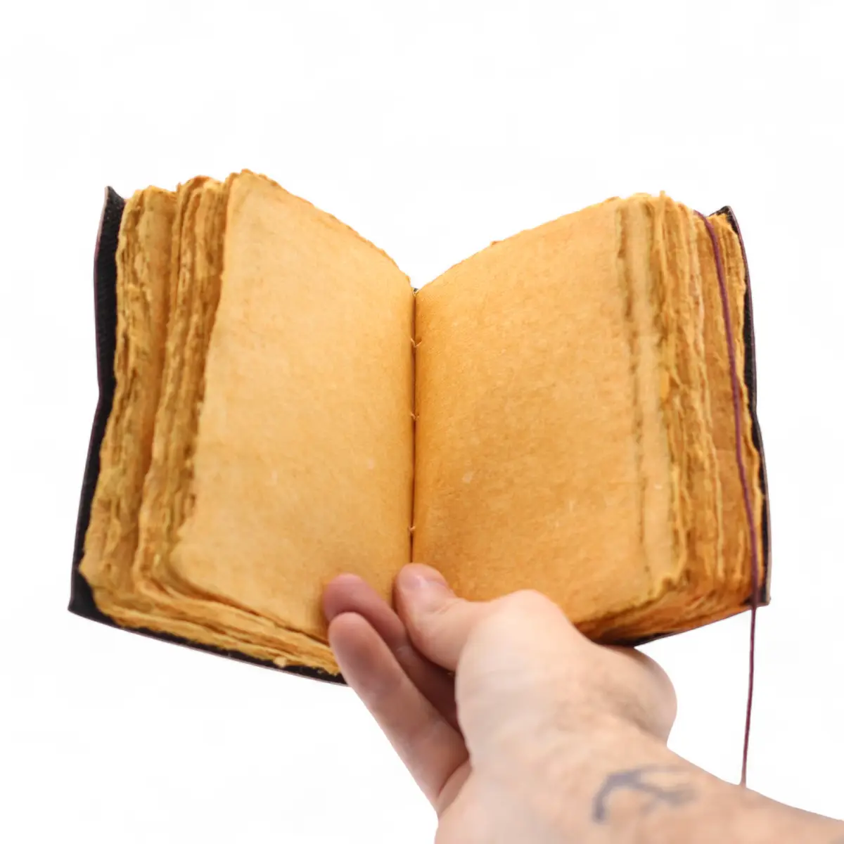 Liten läderanteckningsbok med präglat citat 12,7×8,9 cm - produktbild 6