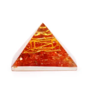 Liten orgonitpyramid med ädelstensflisor och koppar 25 mm - produktbild 5