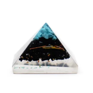 Liten orgonitpyramid med ädelstensflisor och koppar 25 mm - produktbild 6