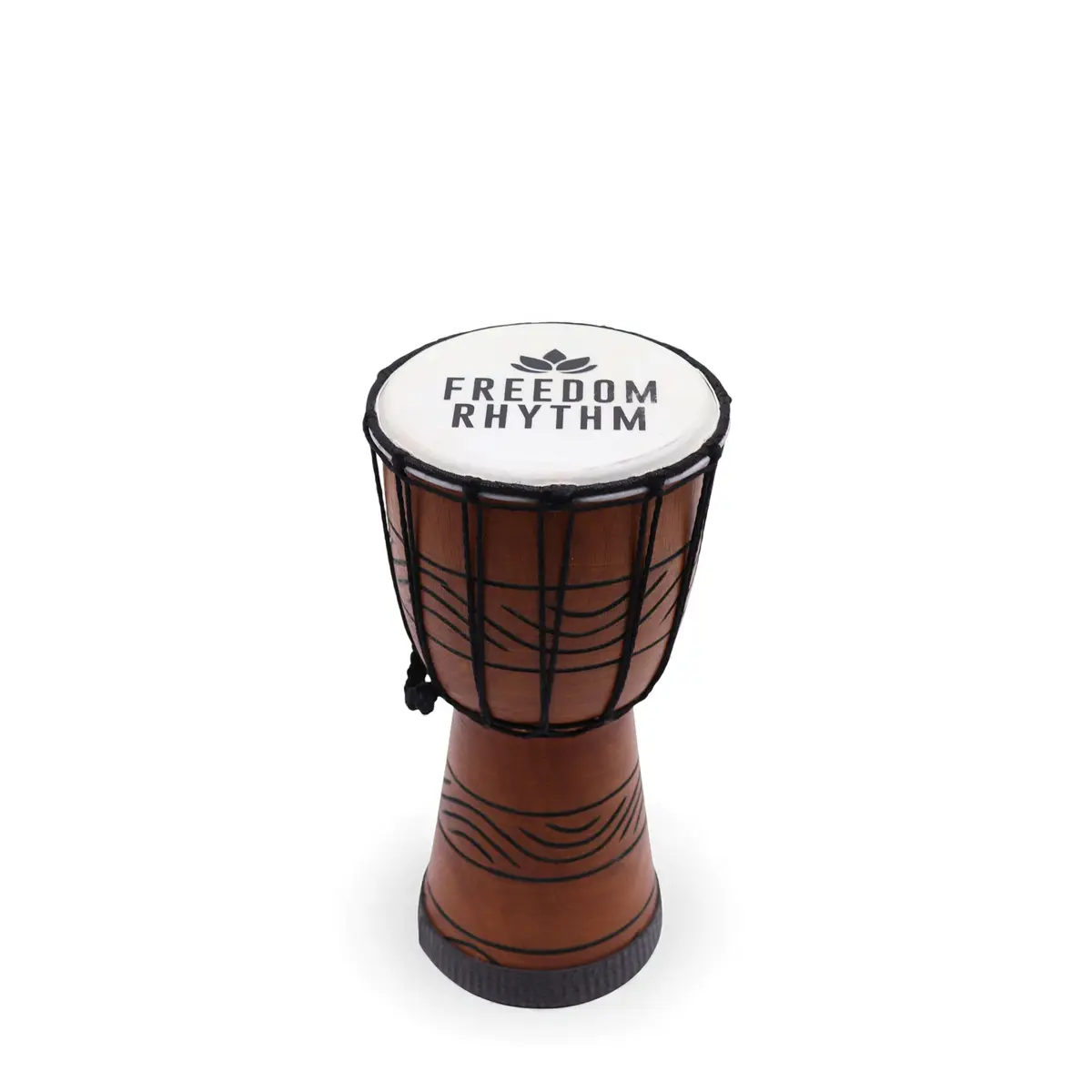 Liten djembe-trumma med träram och Freedom Rhythm-logotyp på trumskinnet