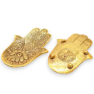 Liten rökelsehållare i guldpolerat aluminium med Hamsa-motiv 13x5,5 cm - produktbild 2