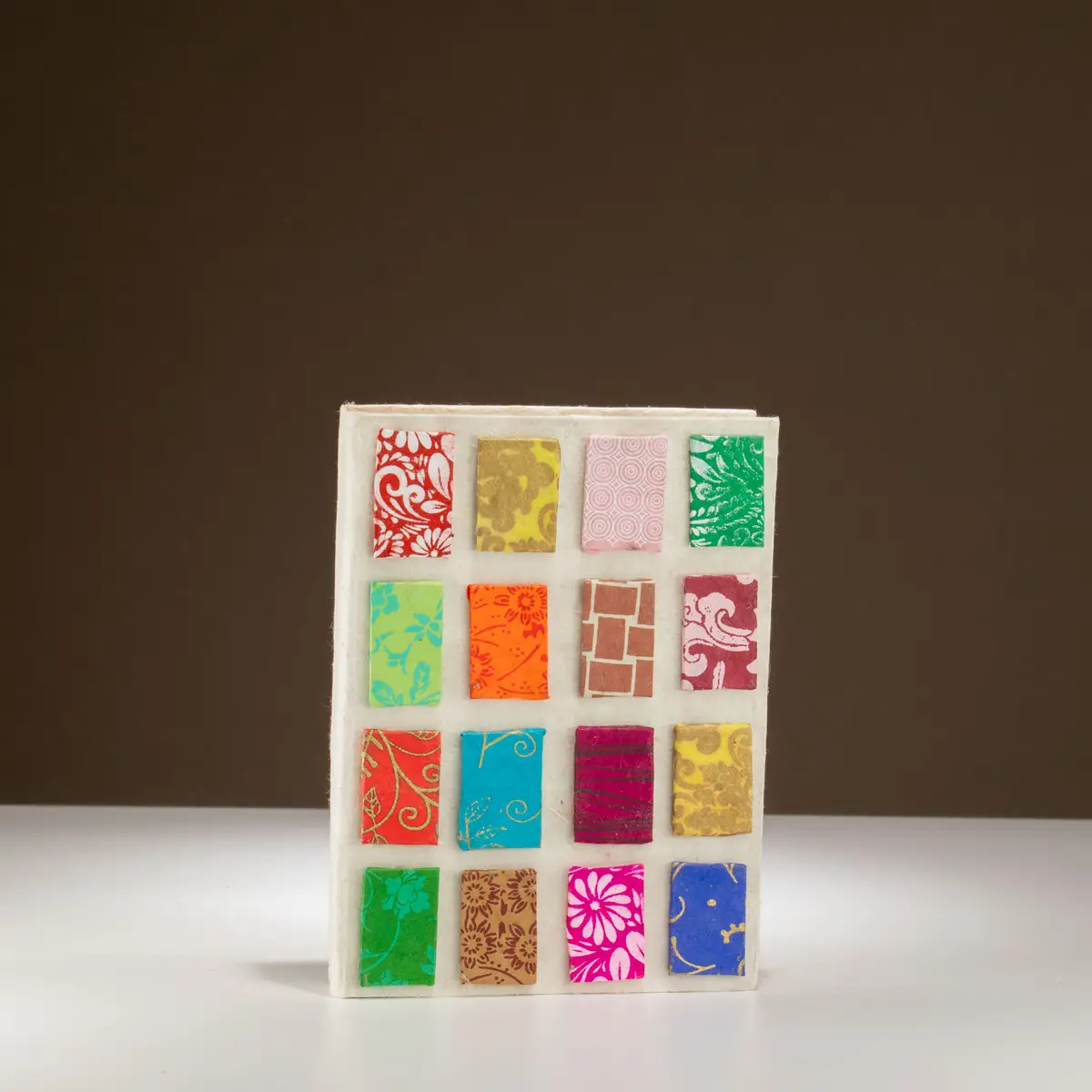 Lokta-pappersanteckningsbok Mini Tiles – Medium (15x12 cm) – 45 blad – Naturlig - produktbild 4