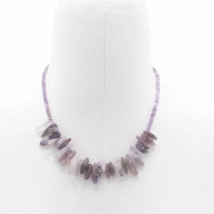 Longstone halsband med ametist på vit display