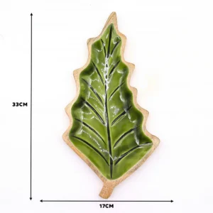 Lost in the Forrest – Träskål i form av blad med emalj, 33x17 cm - produktbild 2
