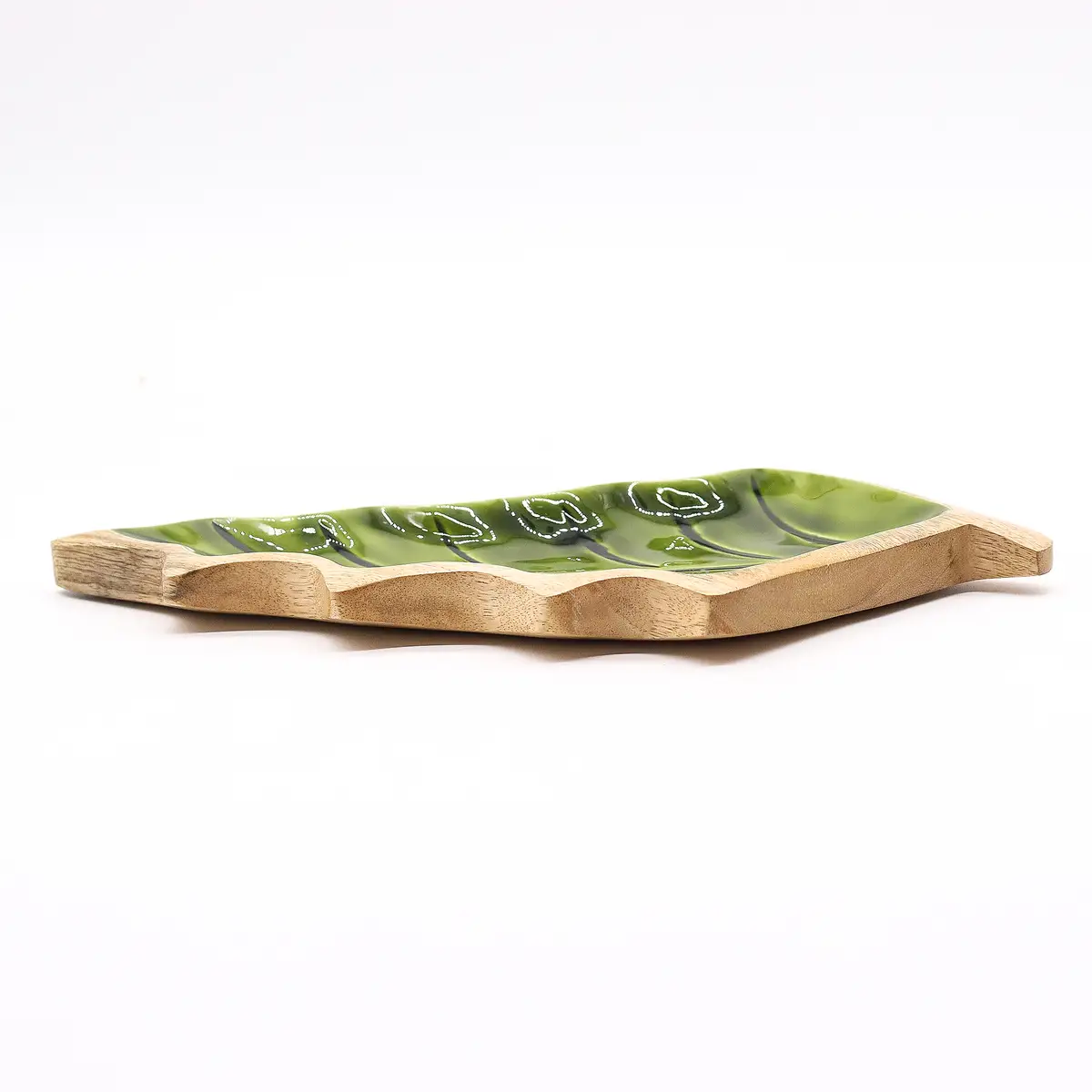 Lost in the Forrest – Träskål i form av blad med emalj, 33x17 cm - produktbild 3