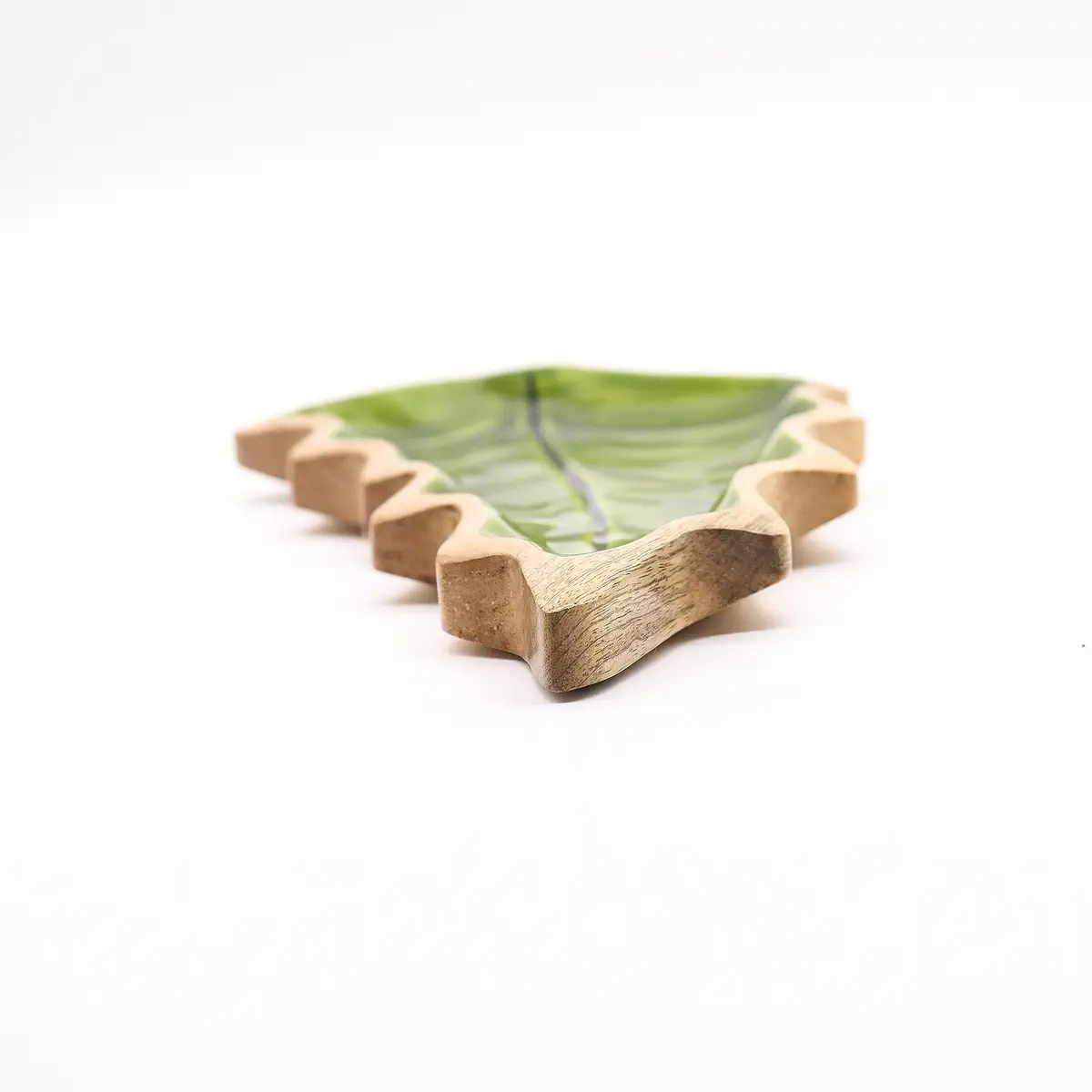 Lost in the Forrest – Träskål i form av blad med emalj, 33x17 cm - produktbild 5