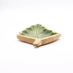 Lost in the Forrest – Träskål i form av blad med emalj, 33x17 cm - produktbild 6
