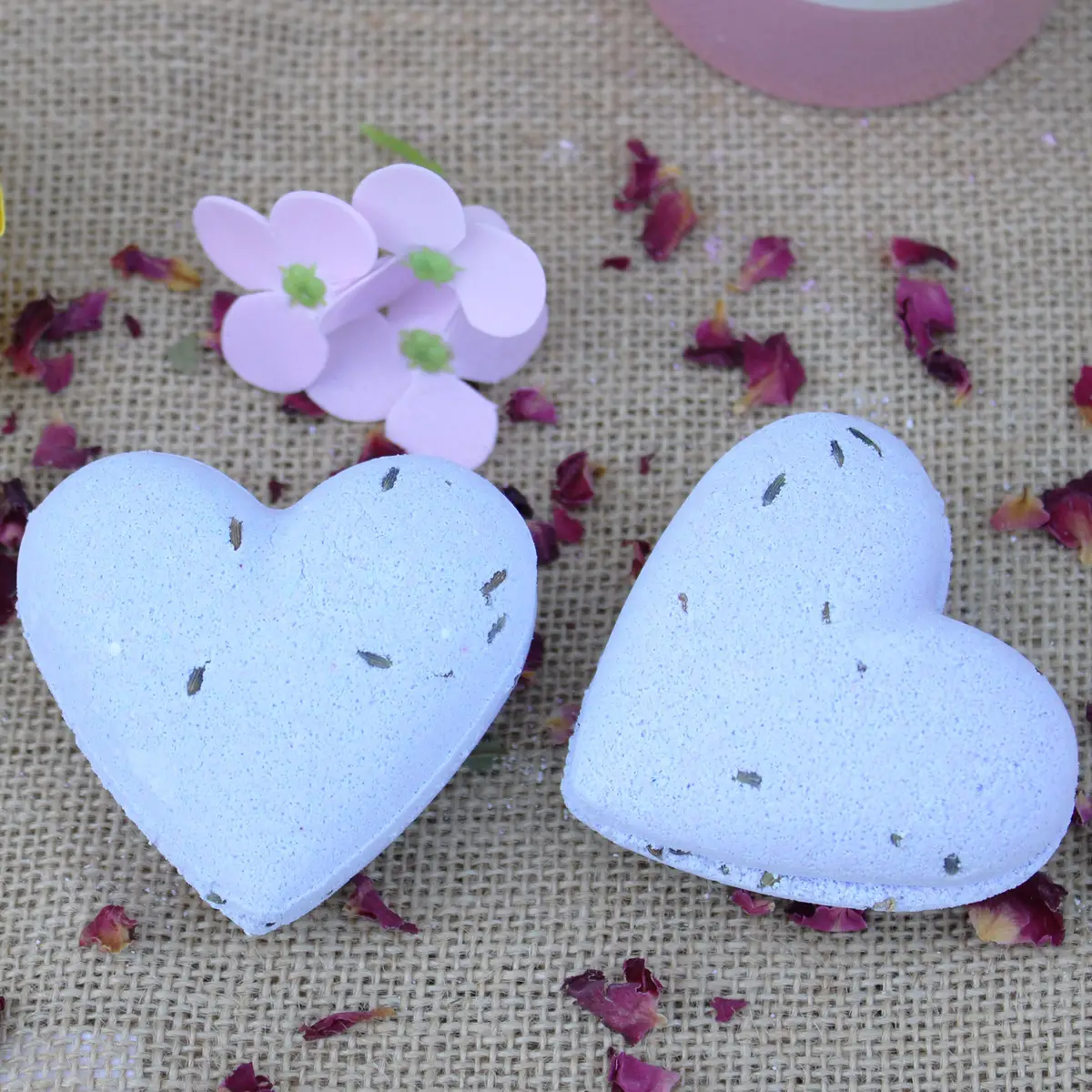 Love Heart Badbomb 70 g med fransk lavendeldoft - produktbild 4