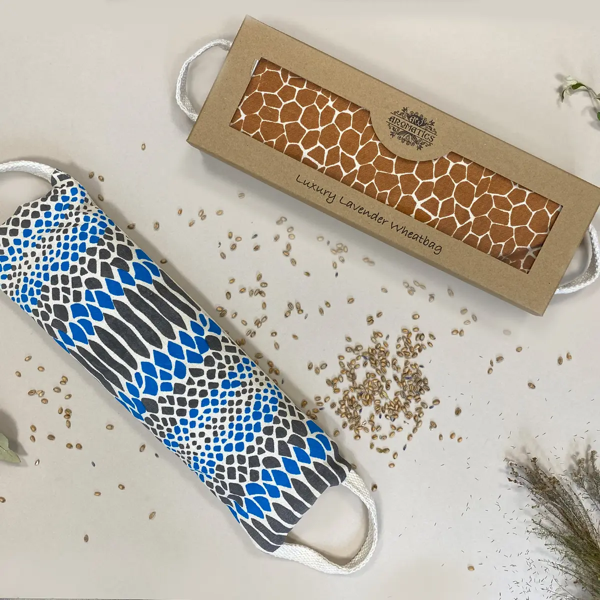 Lyxig lavendelvärmedyna med vete i presentförpackning – Madagaskargiraff - produktbild 7