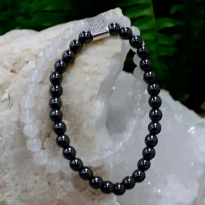 Magnetiskt armband med bergkristall och hematit - produktbild 5