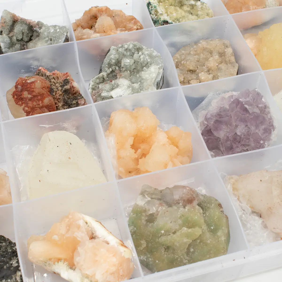 Mineralprovsset med indiska zeoliter i förvaringslåda - produktbild 4